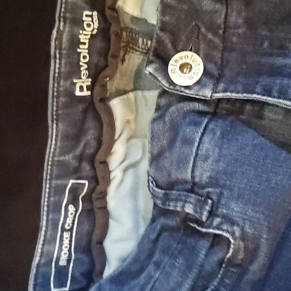 Ricki's Revolution Brooke Crop size 26 jeans - Picture 6 of 7